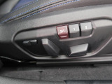 【メモリー機能付きパワーシート】運転手が代わってもボタン一つで設定ポジションに。常にご自身のドライブ設定が整います。
