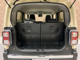 ■充実のアフターサービス■ 車の販売はもちろん、自社整備工場・自社鈑金工場・オイル交換&点検専門店舗を完備しておりますので納車後もお客様のカーライフをトータルでサポートいたします。
