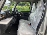 運転しやすいシンプルな操作性。必要な情報が視認しやすいメーター類が、安全運転をサポートします。快適なカーライフを送りましょう。