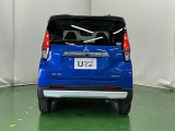 後席の窓には外から車内が見えにくくなるプライバシーガラスを採用。周りを気にせずリラックスして過ごせます