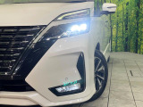 【LEDヘッドライト】悪天候や夜間走行時も良好な視界を確保し安心して運転できる高輝度LEDヘッドライトを装備!点灯速度が早く、消費電力も抑えられています。