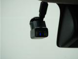 ◆リアにもドライブレコーダーを装備しております◆映像・音声などを記録する自動車用の装置です。もしもの事故の際の記録はもちろん、旅行の際の思い出としてドライブの映像を楽しむことができます。