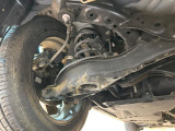お車を安心してお乗りいただく為には、足回りの定期点検が欠かせません。サービスサポート(有償保証)では無料点検もご提供しており、安心のカーライフをお過ごしいただけるサポート体制が整っています。