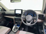 運転席まわりです。 各操作スイッチは使いやすい位置に配置されてます。