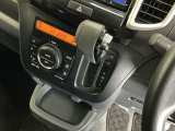 発進時から滑らかに加速する無段階変速のCVTはストップ&ゴーの多い街の中も快適です