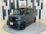 N-BOXカスタムが入庫しました!年式は令和4年、走行23,603km、グレードは「Lスタイル+ブラック」、ボディーカラーは、メテオロイドグレーメタリックです。