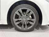 タイヤサイズは(215/45R17)で純正アルミホイールです!