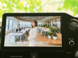 停車中にテレビや動画をお楽しみいただけます。長距離ドライブの休憩時間や、待ち時間などを有効活用できます。後部座席の方も楽しめますね。