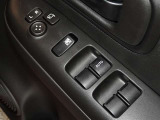 電動格納式ドアミラー・パワーウインドウを装備しています。