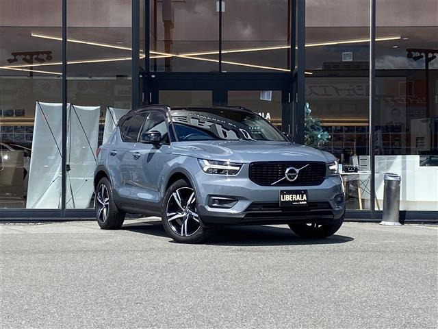 XC40 T4 AWD Rデザイン 4WD 4WD サンルーフ