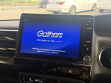 インテリアに馴染む純正ナビがついております。Honda自慢のインターナビは渋滞情報だけでなく天気情報、災害情報、安否情報など多彩な情報をご提供するHonda独自の「通信型ナビ」となっております。