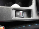 便利なカップホルダーを装備しています。缶ジュースを開けて運転していると振動で倒れないかヒヤヒヤ、意外と置き場に困るもの。 意外に重要な装備ですね。