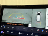 バックモニター付なので後退時に後方が見えるので安心。 車は構造上、死角がたくさんなので万が一を考えると必須ですね。 あくまで補助の為の装備、バックは目視で確認する事が重要ですよ。
