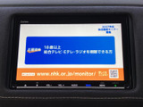 停車中には、テレビや動画コンテンツを楽しめます。待ち時間や休憩時間に、リラックスしたひとときをお過ごしください。
