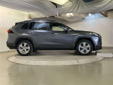 RAV4です!先進の予防安全装備も充実しております。ぜひお早目のお問合せをお待ちしております!