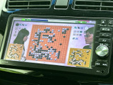 停車中に、テレビや動画をお楽しみいただけます。ドライブの合間に、リラックスした時間を過ごせます。(走行中の視聴はご遠慮ください)。