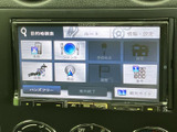 ナビゲーションシステムは目的地検索から情報取得まで、ドライブを快適にサポート。使いやすいインターフェースで、スムーズな操作が可能です。