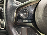 ステアリングにオーディオ操作スイッチが付いています。オーディオ画面に直接タッチしなくても操作が出来ますので、運転に集中できます。