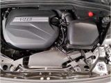 BMWのエンジンは世界的にも認められている高性能エンジンです。レスポンスがよく高回転型の心地よい吹きあがりなど駆け抜ける歓びのキーになる部分でございます。