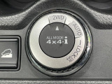 【オールモード4&times;4】2WD/4WDモードを手軽に切り替え可能。燃費重視の2WD、スタック時に役立つLOCK、AUTOモードでは4WDの配分を自動で調整し、路面状況を問わず安定した走りをサポート。