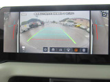 サイドビュ- ドライバーから見えにくい左右両側面の映像を表示。