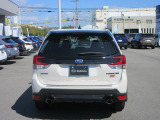 スバルのAWDは直進安定性に優れ、日常走行から高速走行まで、さまざまなシーンで安心感に満ちた走りが愉しめます。