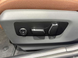 電動フロントシート♪シートポジションは2パターンまで記憶しておく事が出来ます!順番に運転するにはとても便利な機能です♪