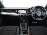 運転に必要な情報をメーター内に集約し、ドライバーの安全で快適な運転に寄与するアウディバーチャルコックピット。