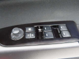 運転席のパワーウインドースイッチ部です。よく触れる場所だからこそ、使用状態があらわれますよね。ぜひこうした所もチェックしてください。