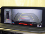 パノラミックビューモニターシステムが付いているので車の上から見た映像が確認できますよ。