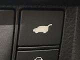 【パワーバックドア】スマートキーや運転席のボタンを押すだけでリアゲートが自動で開閉します!荷物を持っている時や、高い位置にあるバックドアを閉める際に便利な機能です♪