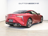 角度を変えても、全体の完成度の高さが伝わります。