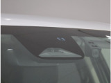【Honda SENSING】ホンダ独自の安全支援システムです。ミリ波レーダーと単眼カメラという2種類のセンサーを駆使し先進の技術で安全運転を支援してくれる心強い装備です!!