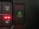 エンジン、エアコンなどを制御し低燃費な『ECONモード』に、また走りを楽しみたいとき、空調など快適性を重視したいときにはスイッチOFFで通常モードに切り替えができます!