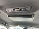 後席用にもエアコンの吹き出し口があり快適です。どの席に座っても快適なドライブが楽しめます♪