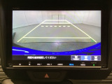 バックでの車庫入れも安心です!リアカメラが付いているバックモニター付のナビを装備しております。操作線もついており距離感も画面から確認できます。