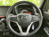 握りやすいステアリングは操作性も抜群。スムーズなハンドリングで、運転の楽しさをより一層引き立ててくれるでしょう。
