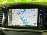 鮮明な地図表示で、スムーズな目的地への到着をサポート。渋滞情報もリアルタイムで確認でき、安心のドライブを実現します。