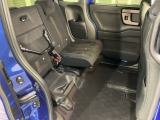 後席をはね上げれば、「もうひとつの荷室」が生まれます。