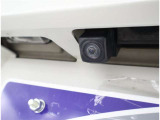 バックカメラが付いているので後方確認が非常にしやすいです。今や運転初心者も熟練者も必須装備!ついていて損はないですね♪