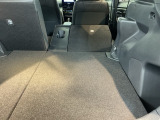 軽い力でサッと倒せるシートアレンジ。急に荷物が増えても、その場でサクッとスペースを広げられます。毎日の『困った』を『助かった』に変える工夫が満載です。