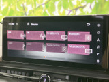 様々なメディアに対応し、多彩なコンテンツを楽しめるオーディオ画面。停車中はテレビや動画を鑑賞し、リラックスした時間を過ごせます。