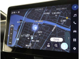 純正ナビを装備。タッチパネル式で使いやすく、お出かけもラクラクです。