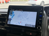 インテリアに馴染む純正ナビがついております。Honda自慢のインターナビは渋滞情報だけでなく天気情報、災害情報、安否情報など多彩な情報をご提供するHonda独自の「通信型ナビ」となっております。