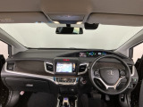 【前方視界】開放的な前方視界!運転がしやすく疲れにくいです♪窓が大きく、見通しがとっても良いおクルマですよ♪