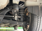 お車を安心してお乗りいただく為には、足回りの定期点検が欠かせません。サービスサポート(有償保証)では無料点検もご提供しており、安心のカーライフをお過ごしいただけるサポート体制が整っています。