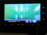 バックカメラの画像です。ガイドラインがスムースな車庫入れをサポートいたします。車庫入れの安心感がアップしますね。
