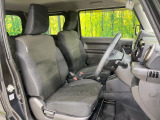 運転席シート廻りは使用感も少なく、良好な状態となっています。前オーナー様が丁寧に使っていたことがよくわかりますね。