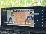 最新の地図情報で、目的地までスムーズに案内します。渋滞情報も表示され、効率的なルートを選択できます。