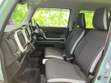 運転しやすい視界設計と、操作しやすい配置が魅力です。快適な運転環境をサポートし、安全なドライブを叶えます。